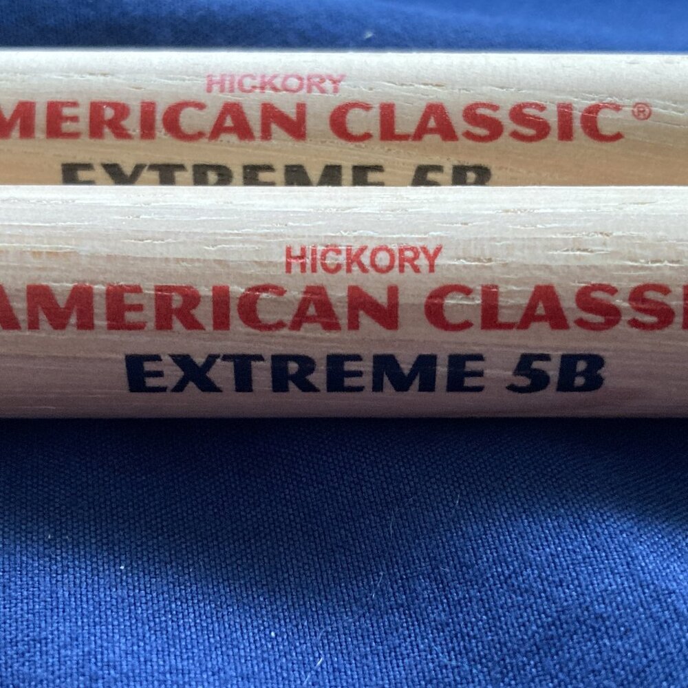 Vic Firth American Classic Extreme 5B Hickory Drumsticks Wood Tip